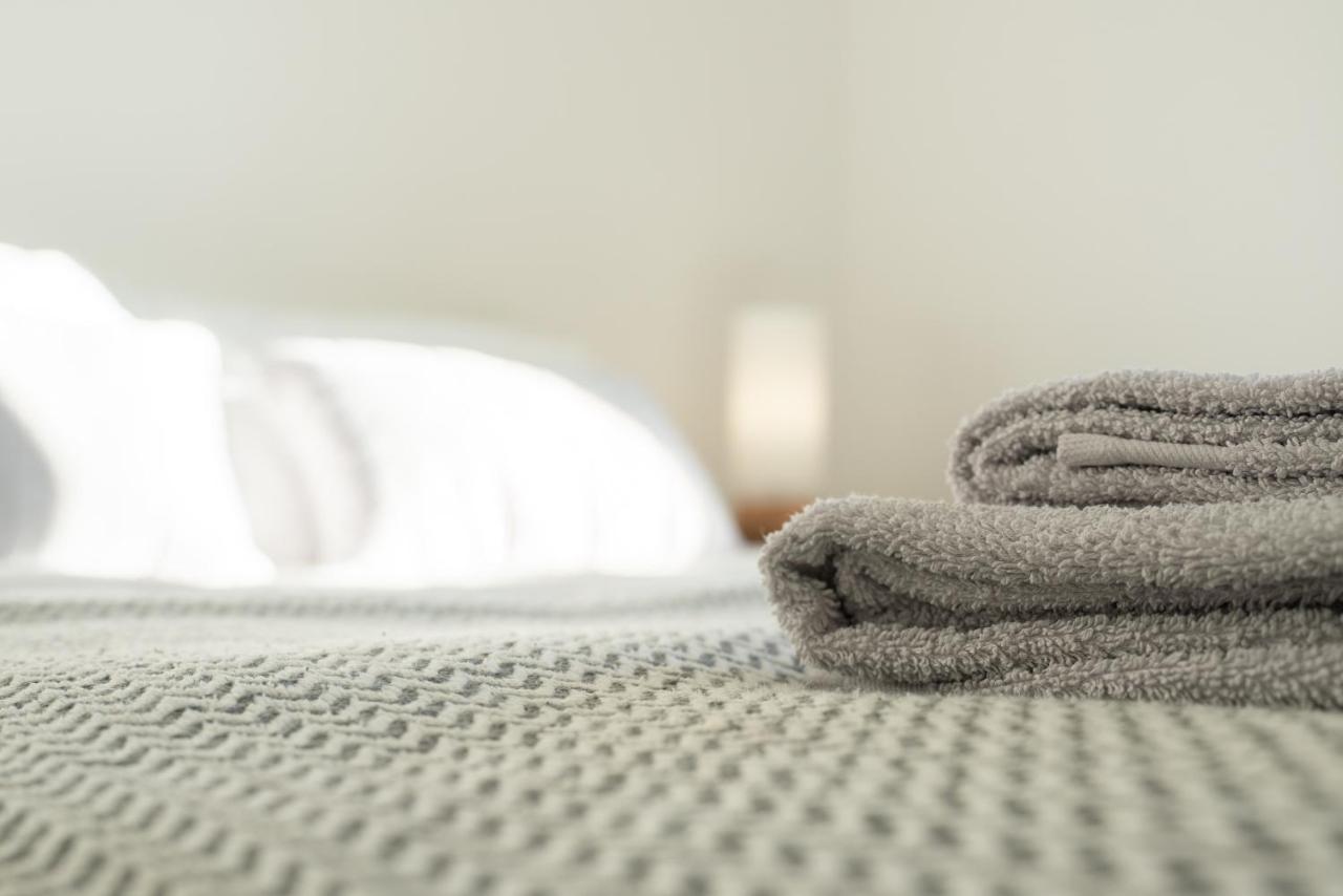 Dwellcome Home Ltd 2 King Beds West End Apt, Half Mile To Union Street Yet Quiet, Free Allocated Parking Space At Rear Entrance & Fast Wifi, Ideal For Long Term Contractor, Corporate, Etc Stays, Regular Housekeeping Option - See Our Site For Assuranc 애버딘 외부 사진