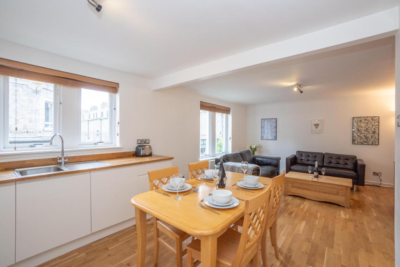 Dwellcome Home Ltd 2 King Beds West End Apt, Half Mile To Union Street Yet Quiet, Free Allocated Parking Space At Rear Entrance & Fast Wifi, Ideal For Long Term Contractor, Corporate, Etc Stays, Regular Housekeeping Option - See Our Site For Assuranc 애버딘 외부 사진